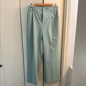 ALO Yoga Light Green Apparel
